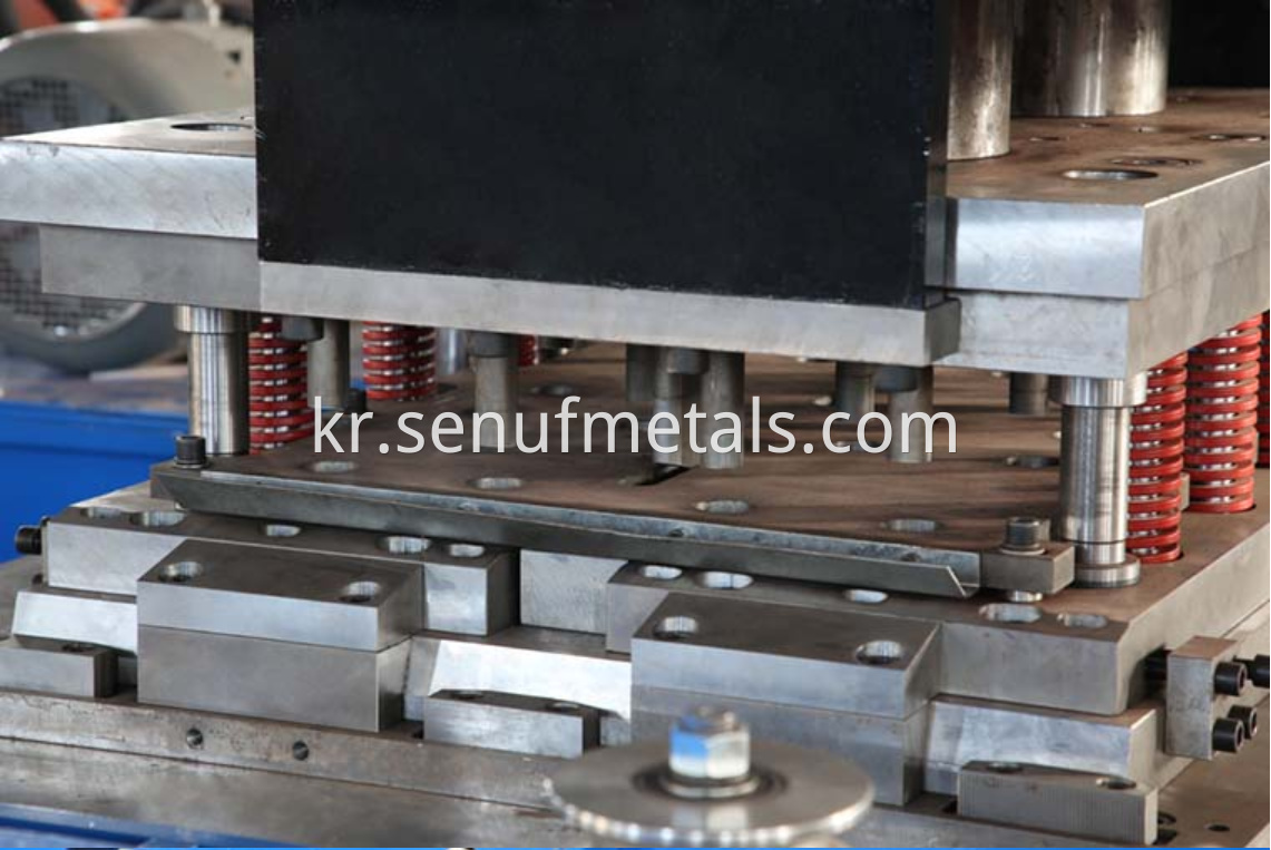 highway guardrail forming machine punching press (4)